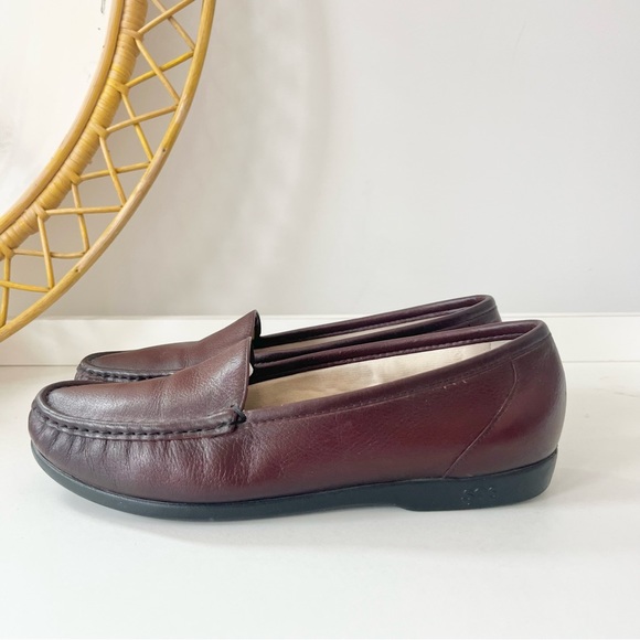 SAS San Antonio Sandals Simplify Women’s Loafers Brown Antique Wine Leather 9 M - Picture 2 of 8
